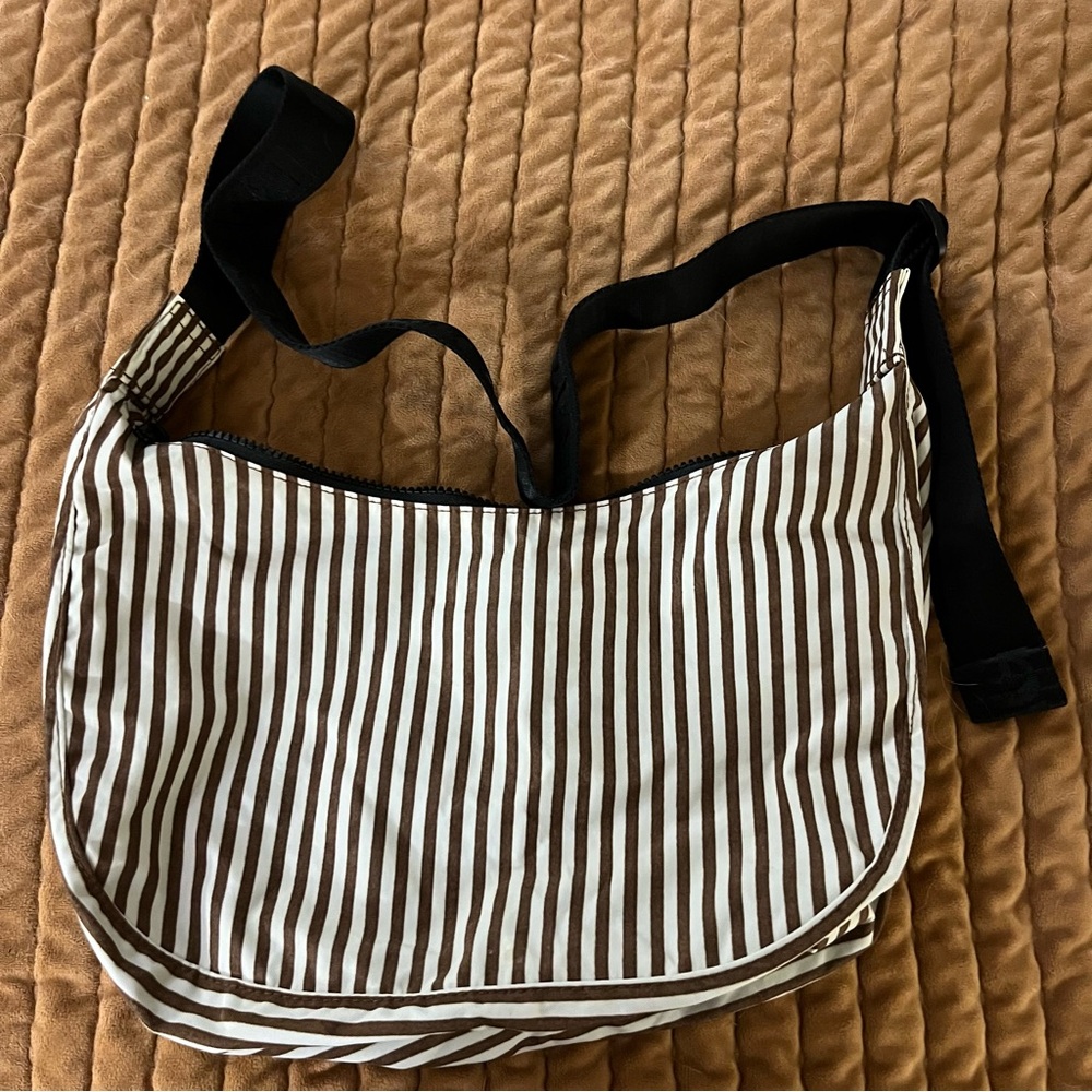 Baggu Medium Crescent Brown Stripe